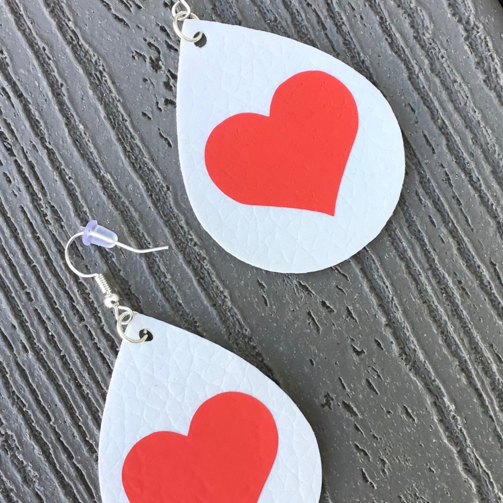 Heart earring - Picture 2 of 4